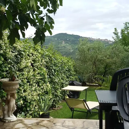Il Borgo Delle Rondini Apartment *